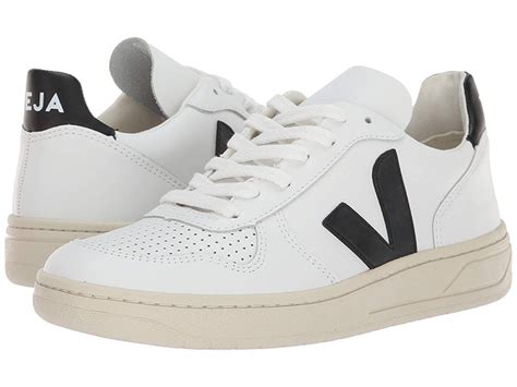 Shop Veja Online .